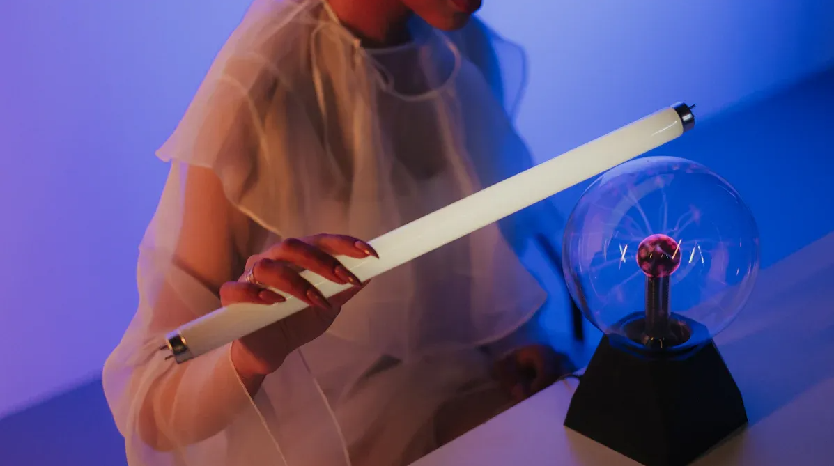 Does a magnet conduct electricity and is a magnet a metal.png